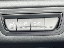 Renault Captur ICONIC TCE 59
