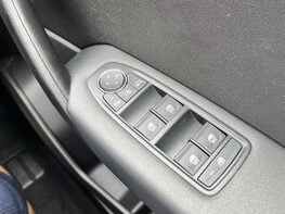 Renault Captur ICONIC TCE 61