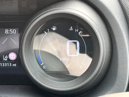 Toyota Yaris DESIGN FHEV 22