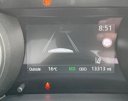 Toyota Yaris DESIGN FHEV 25