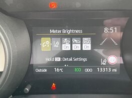 Toyota Yaris DESIGN FHEV 27
