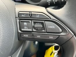Toyota Yaris DESIGN FHEV 45