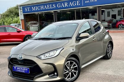 Toyota Yaris DESIGN FHEV