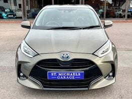 Toyota Yaris DESIGN FHEV 5