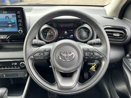 Toyota Yaris DESIGN FHEV 20