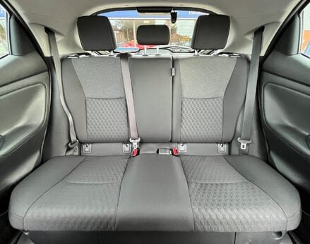 Toyota Yaris DESIGN FHEV 52