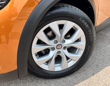 Renault Captur ICONIC TCE 3