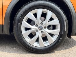 Renault Captur ICONIC TCE 16