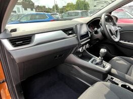 Renault Captur ICONIC TCE 17