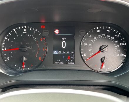 Renault Captur ICONIC TCE 21