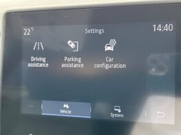 Renault Captur ICONIC TCE 42