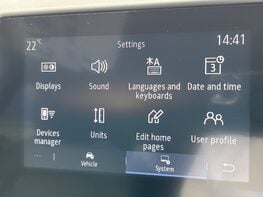Renault Captur ICONIC TCE 45