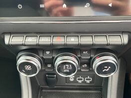Renault Captur ICONIC TCE 48
