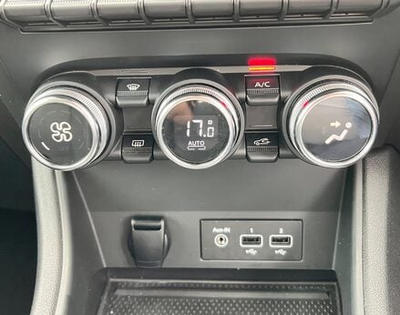 Renault Captur ICONIC TCE 49