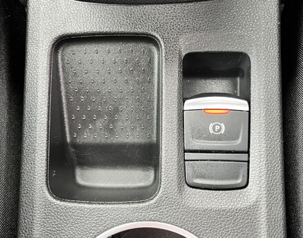Renault Captur ICONIC TCE 52