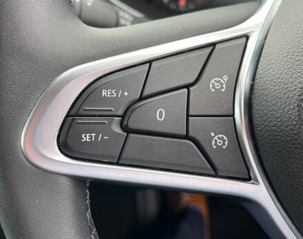 Renault Captur ICONIC TCE 54