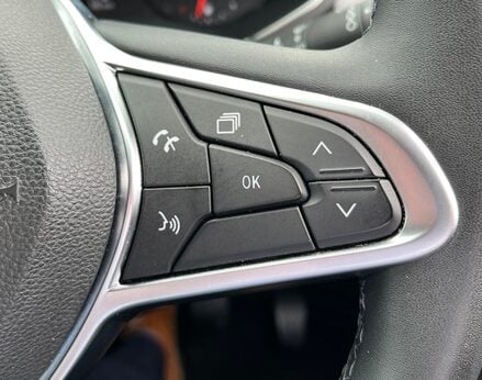 Renault Captur ICONIC TCE 55