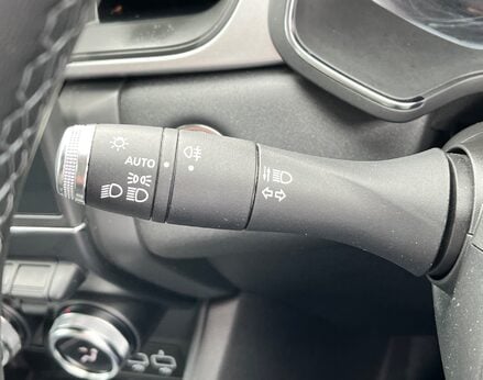 Renault Captur ICONIC TCE 56