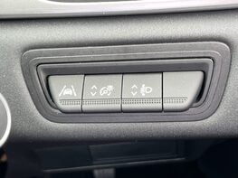Renault Captur ICONIC TCE 59