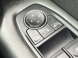 Renault Captur ICONIC TCE 60