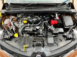 Renault Captur ICONIC TCE 7