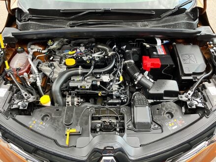 Renault Captur ICONIC TCE 