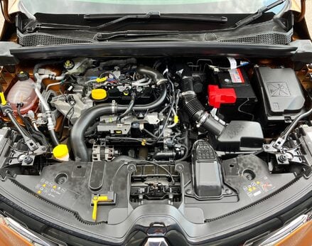 Renault Captur ICONIC TCE 7