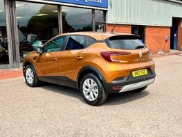 Renault Captur ICONIC TCE 9
