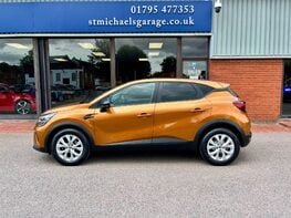 Renault Captur ICONIC TCE 11