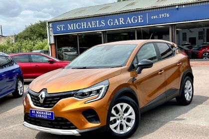 Renault Captur ICONIC TCE