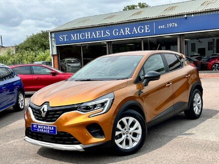 Renault Captur ICONIC TCE