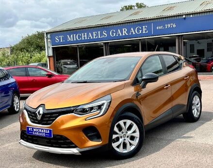 Renault Captur ICONIC TCE 1