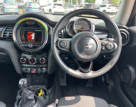 Mini Hatch COOPER S 18