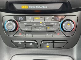 Ford Grand Tourneo Connect ACTIVE ECOBLUE 44