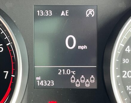 Volkswagen Touran SE FAMILY TSI 23