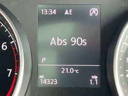 Volkswagen Touran SE FAMILY TSI 27