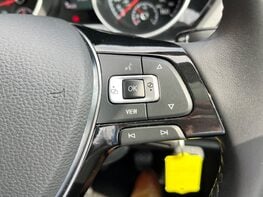 Volkswagen Touran SE FAMILY TSI 46