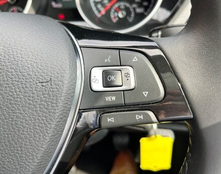 Volkswagen Touran SE FAMILY TSI 46