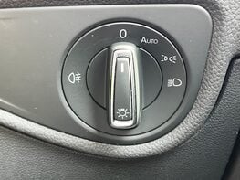 Volkswagen Touran SE FAMILY TSI 49