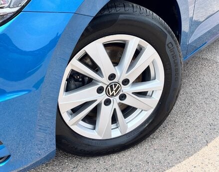 Volkswagen Touran SE FAMILY TSI 3