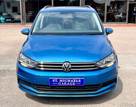 Volkswagen Touran SE FAMILY TSI 5