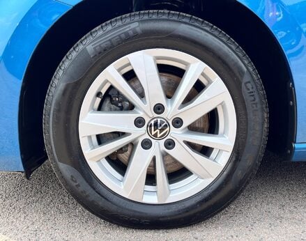 Volkswagen Touran SE FAMILY TSI 13