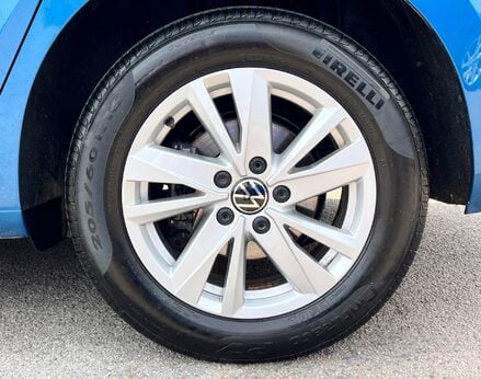 Volkswagen Touran SE FAMILY TSI 14