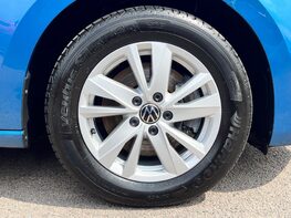 Volkswagen Touran SE FAMILY TSI 16