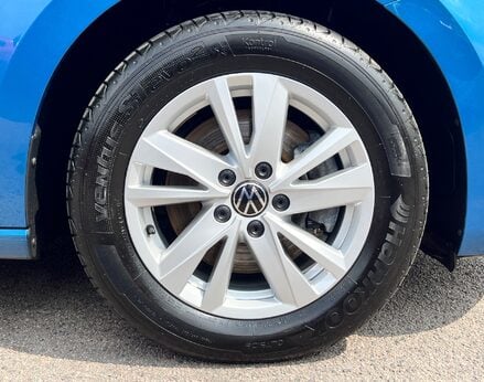 Volkswagen Touran SE FAMILY TSI 16