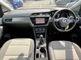 Volkswagen Touran SE FAMILY TSI 2