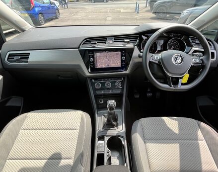Volkswagen Touran SE FAMILY TSI 2