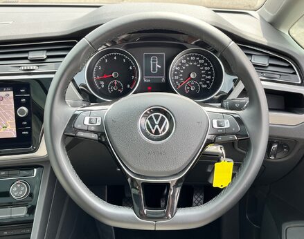 Volkswagen Touran SE FAMILY TSI 20