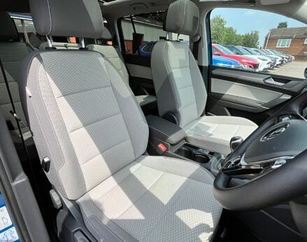 Volkswagen Touran SE FAMILY TSI 52