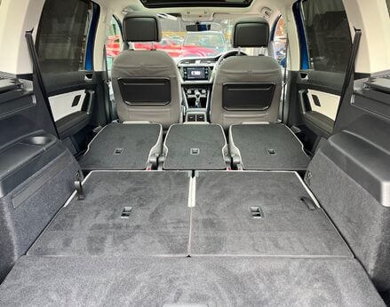 Volkswagen Touran SE FAMILY TSI 61